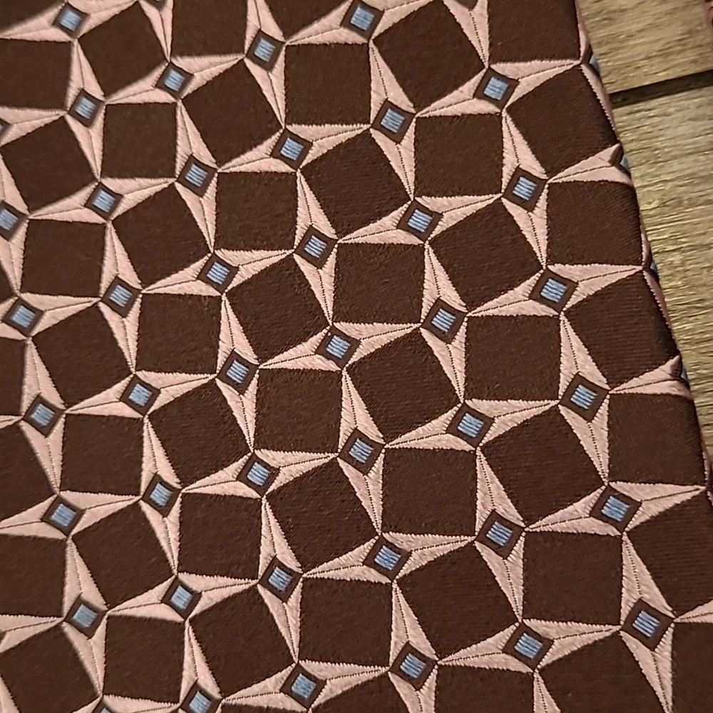 TED BAKER Abstract Metallic Brown‎ Pink Square Pattern Red Silk Tie